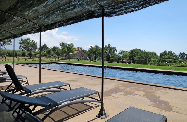 Nice apartment in villa for 2 people with pool, TV, terrace, pets allowed and parking