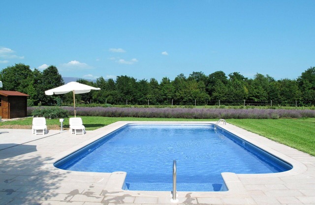 Nice apartment in villa for 4 people with A/C, pool, WIFI, TV and terrace