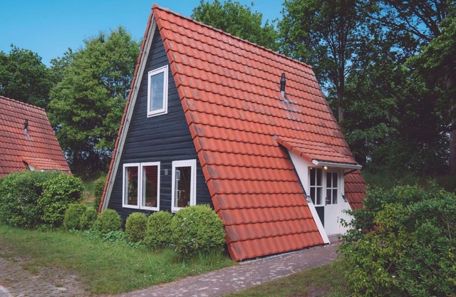 Nice apartment in villa for 6 guests with WIFI, TV, pets allowed and parking