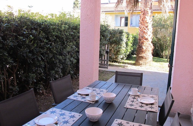 Nice apartment in villa with WIFI, TV, terrace, pets allowed and parking, close to La Spezia