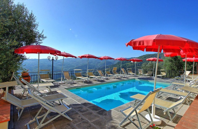 Nice apartment in villa with pool, A/C, WIFI, TV, patio, pets allowed, panoramic view, parking