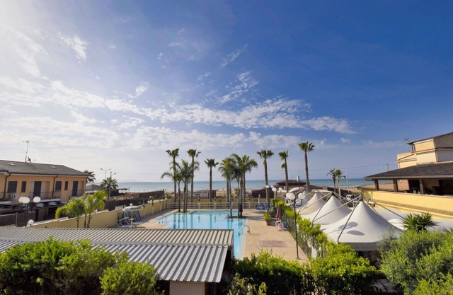 Nice apartment for 4 guests with pool, WIFI, A/C, TV and balcony