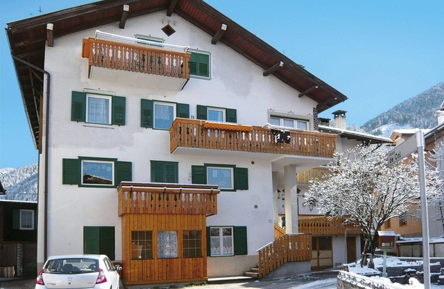 Nice apartment for 8 guests with WIFI, TV, balcony and parking