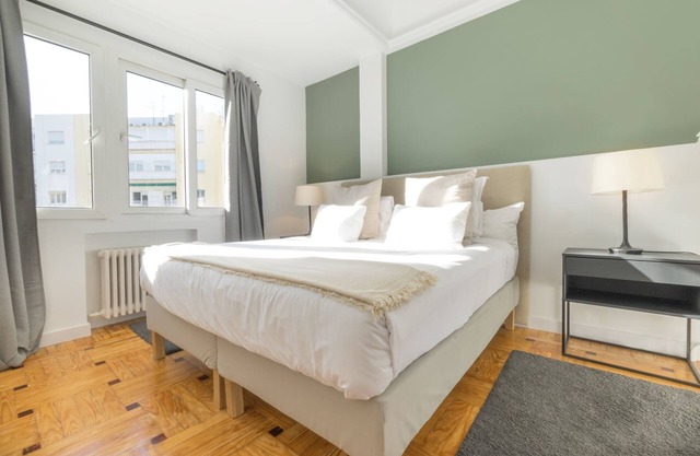 Nice apt next to Santiago Bernabeu - SharingCo