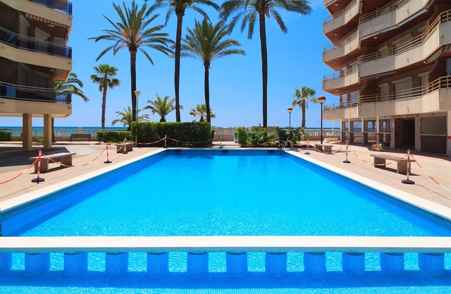 Nice Beachfront Apartment with Pool · UHC SOL DE ESPAÑA 134