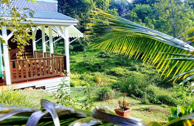 nice bungalow, 5 minutes from the beaches, at l'Escale Tropicale