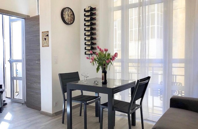 Nice Centre Flat - Modern, Quiet and Brand New