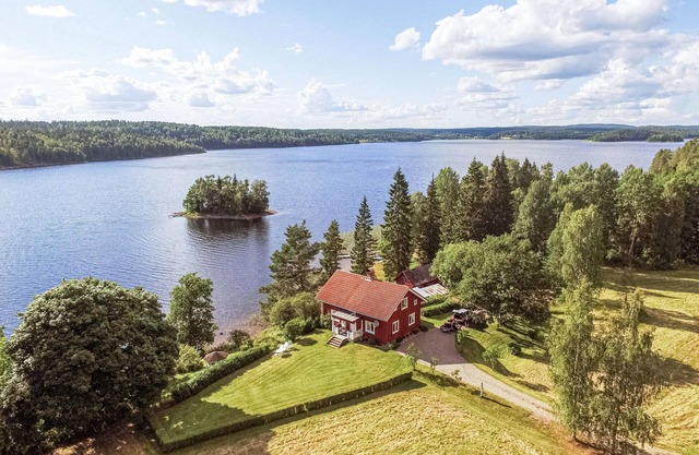 Nice home in årjäng with WiFi