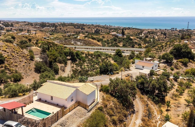 Nice home in Benajarafe with WiFi