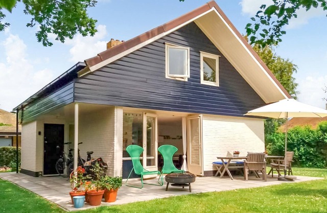 Nice home in Brouwershaven with WiFi