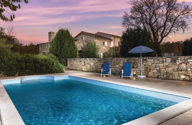 Nice home in Labin with WiFi