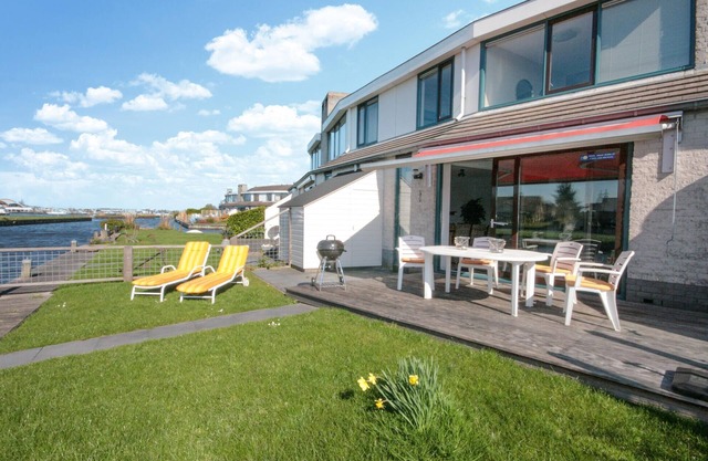 Nice home in Lemmer with WiFi