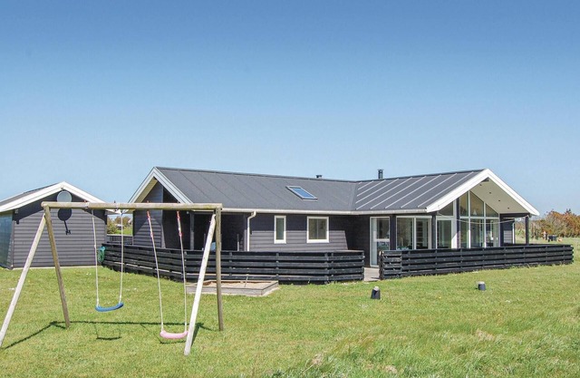 Nice home in Løkken with sauna