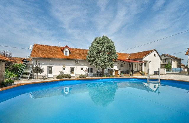 Nice home in Majerje with sauna