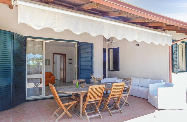 Nice home in Noto with WiFi