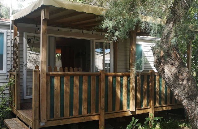 Nice mobile home in a quiet campsite