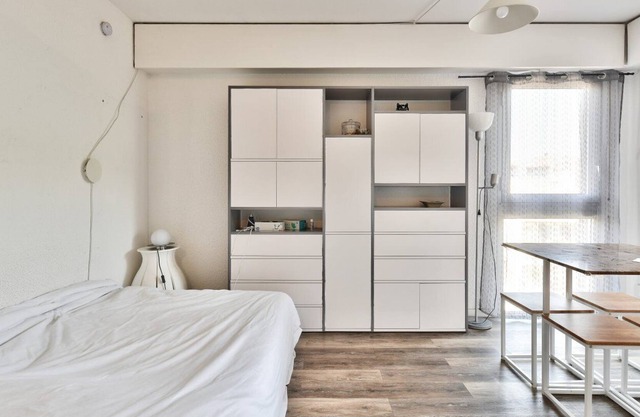 Nice quiet studio at the Beach, with parking