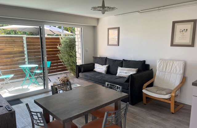 Nice rent with garden near the beach and city center