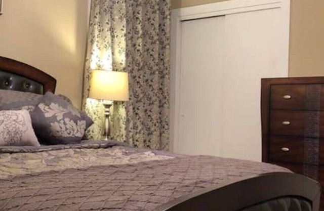 Nicely Den *** DOG Friendly! <5 miles to downtown