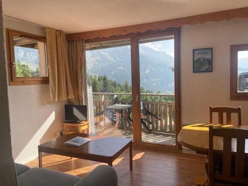 Nid douillet avec superbe vue à 200m des pistes