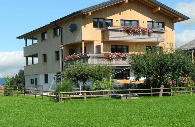 Niedere Comfortable Holiday Residence