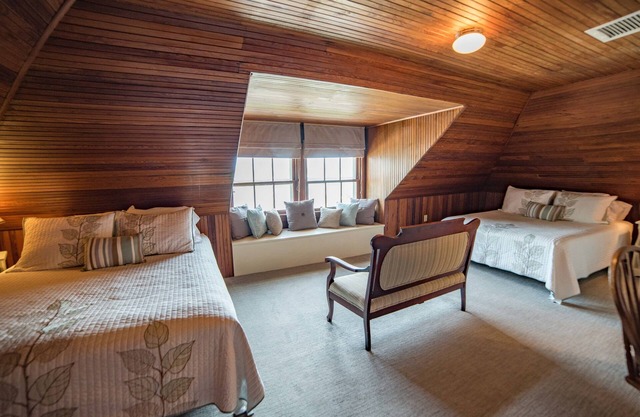 Night Swan Intracoastal B&B