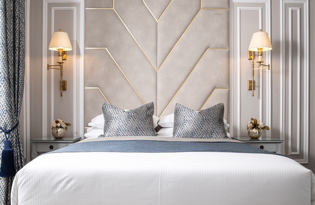 No.4 Carlton Hotel