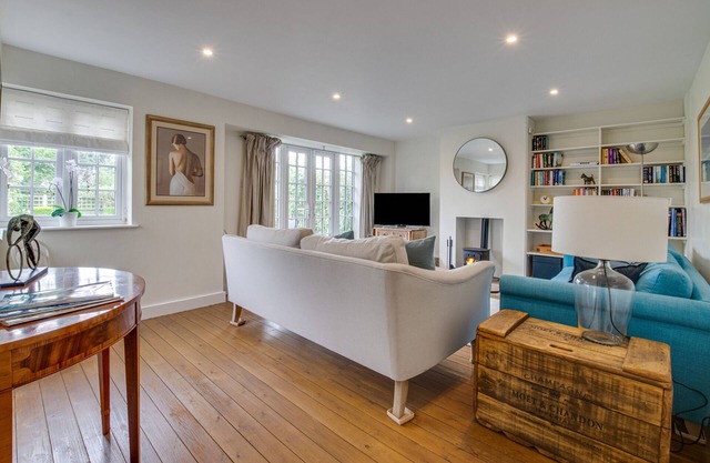 No. 4 Moorside - Four Bedroom House, Sleeps 7