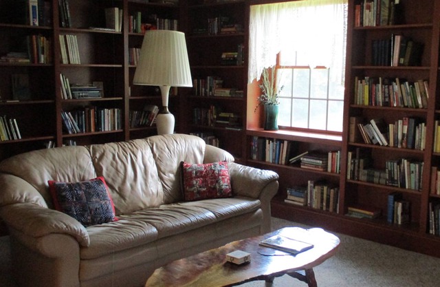No Ordinary Manor in Central Ohio - A Homey, Executive Apartment