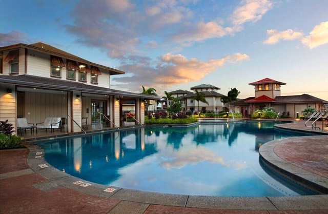 No stairs, Central AC, Steps to the pool, Jacuzzi, Gym, 2 car parking