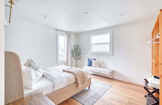 Nob Hill 2BR | Updated Historic Retreat