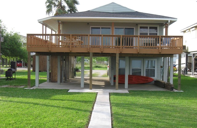 Non Smoking/Water Front Bayhouse With Private Fishing Pier And Boat Dock
