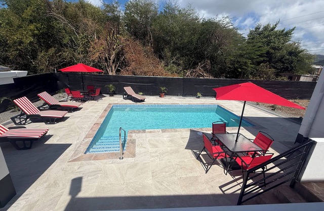 Norahs Egmont, Spacious Modern Home, with Ocean and Mountain View