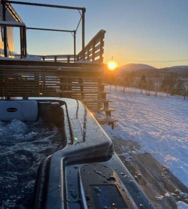 Nordic villa with outdoor jacuzzi and Aurora Borealis view