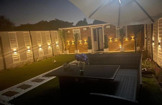 North Avenue Guest House, Heathrow Airport-Free Parking