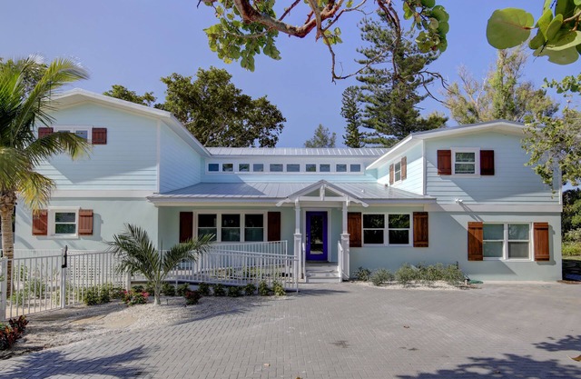 North End AMI, Pool,Ocean Views,Tropical Oasis and elevator. No hurricane Damage