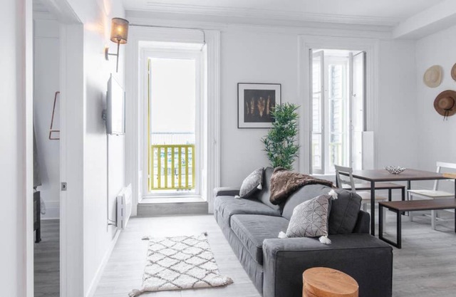 North House - Manoir des Remparts- Renovated 3 Bedroom Oasis