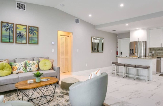 North Miami House ~ 7 Mi to Hard Rock Stadium