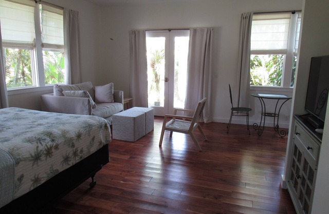North shore Maui B and B room 1.