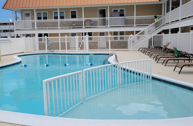 North Wildwood Beach Block 1 bdrm condo with Pool.