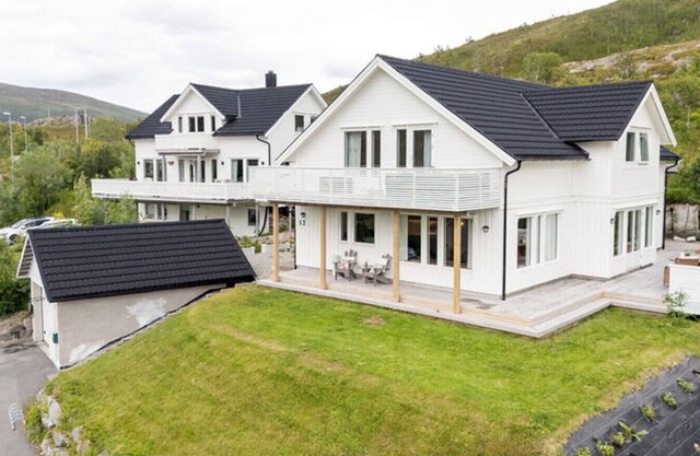 Northern Lights adventure! Detached house with a view