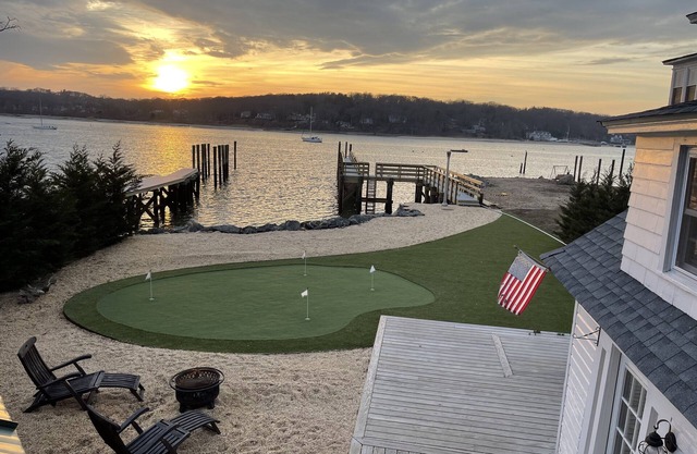 Northport quaint restored Boathouse with sunset views!