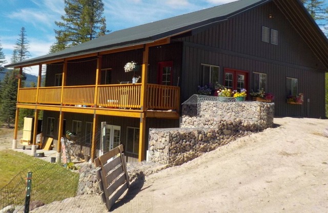 Northwest Paradise Among the Montana Rockies