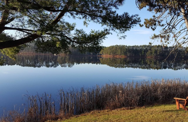 NORTHWOODS cabin. Fish hunt snowmobile Family reunion destination