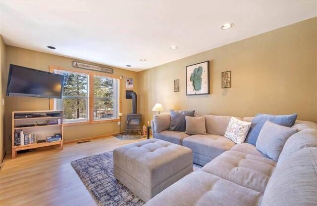 Northwoods Condo - by Tahoe Getaways- 2 BR MONTHLY Rental - Walk to HOA Pool, Gym, Tennis
