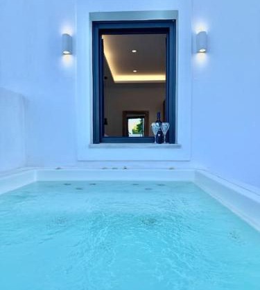 Nostos Suites Kamari