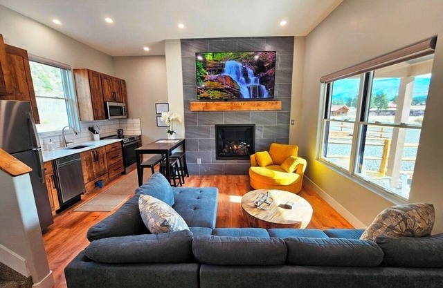 Nothing Compares - Brand New Construction & Luxury, AC, Fiber WIFI. Retreat.