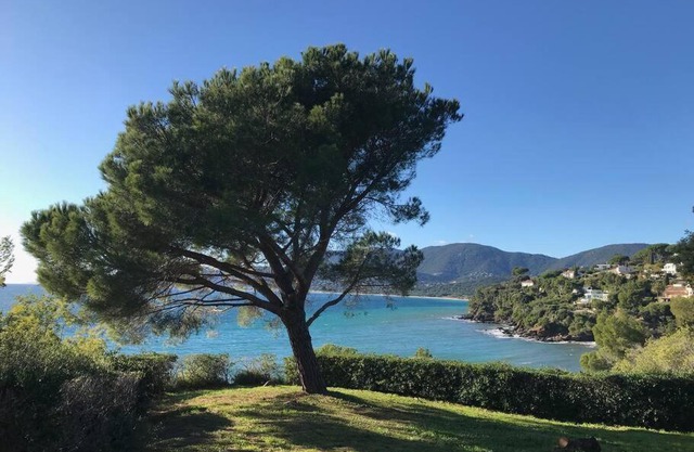 NOUVEAU : Villa front de mer avec accès plage
