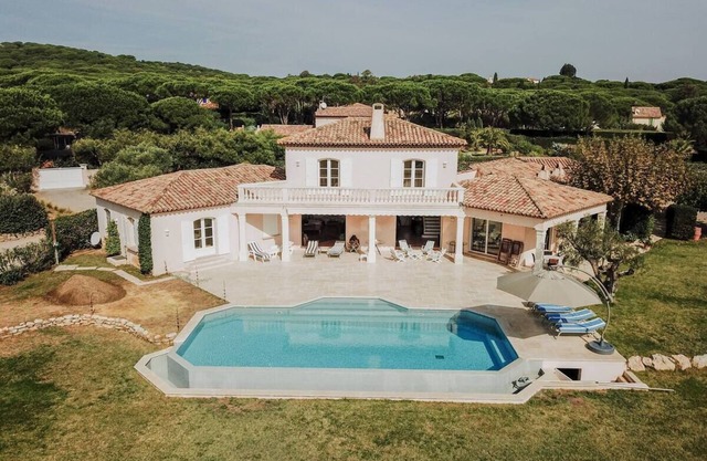 nSt-Tropez Pool Beach Villa 4BR n