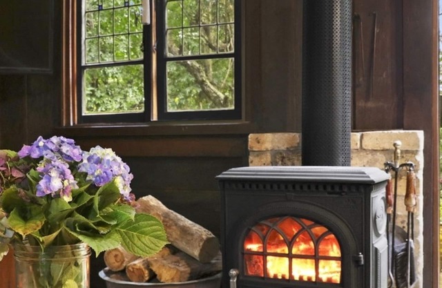 NUNGAROO COTTAGE - an authentic, romantic getaway- SPECIALS ON NOW !